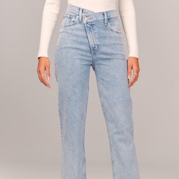 Abercrombie & Fitch Denim - A&F 90’s Straight Leg Jean